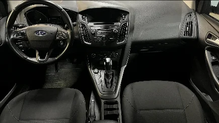 Ford Focus photo-10
