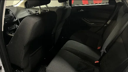 Ford Focus photo-12