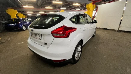 Ford Focus photo-13