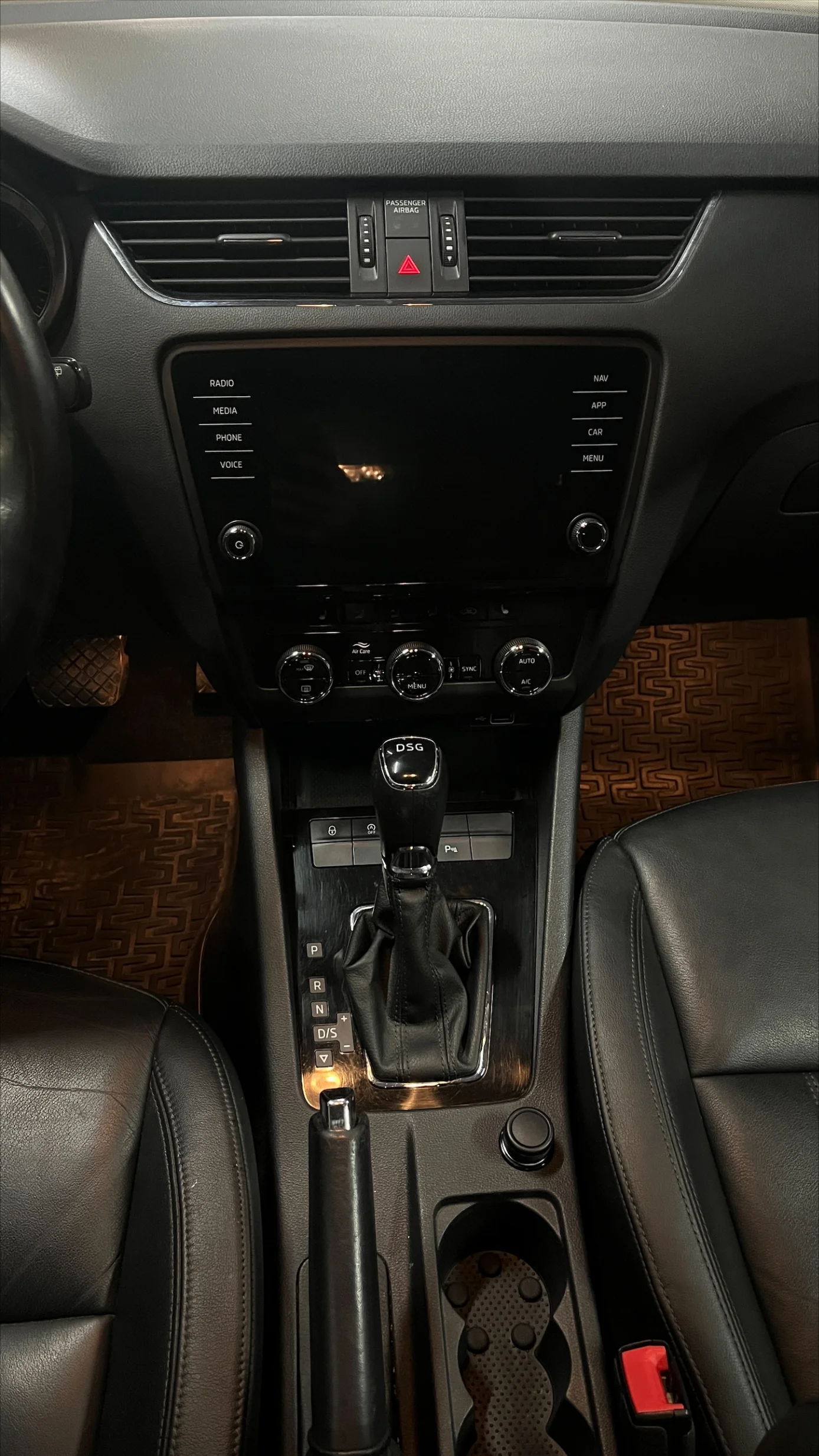 Skoda Octavia photo
