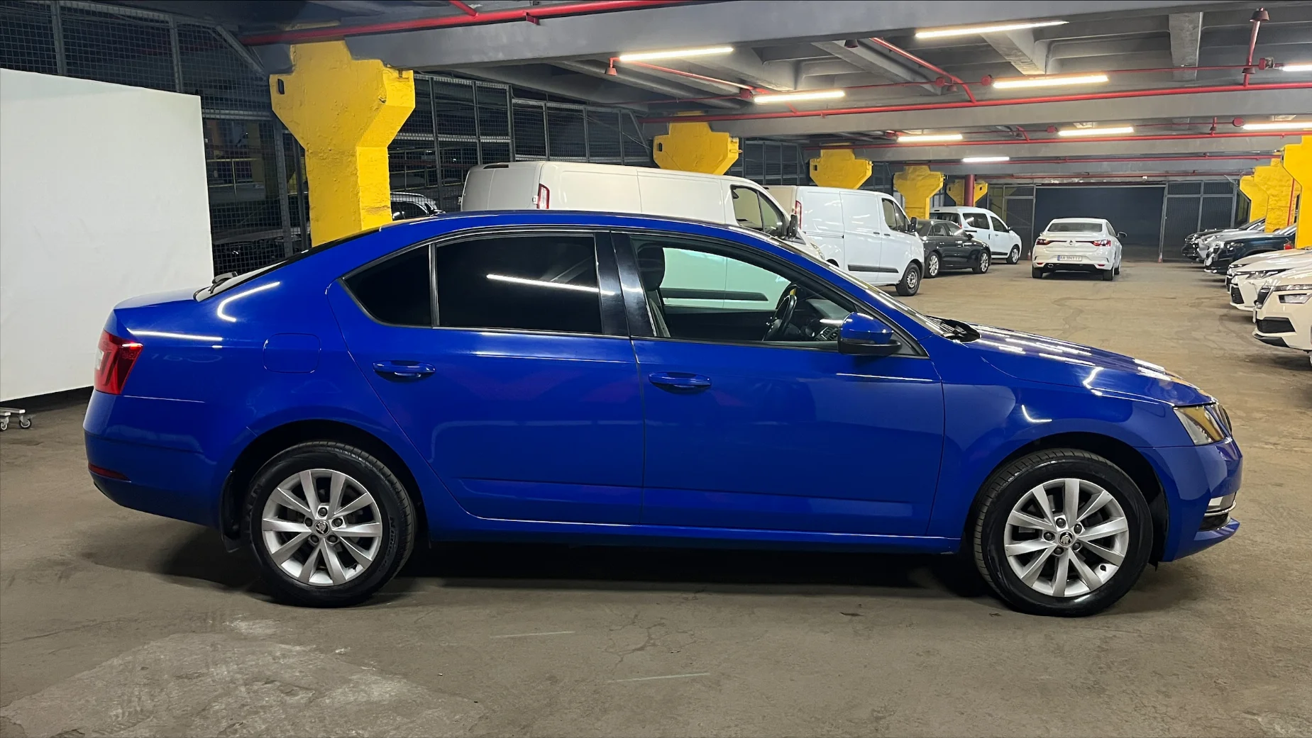 Skoda Octavia photo