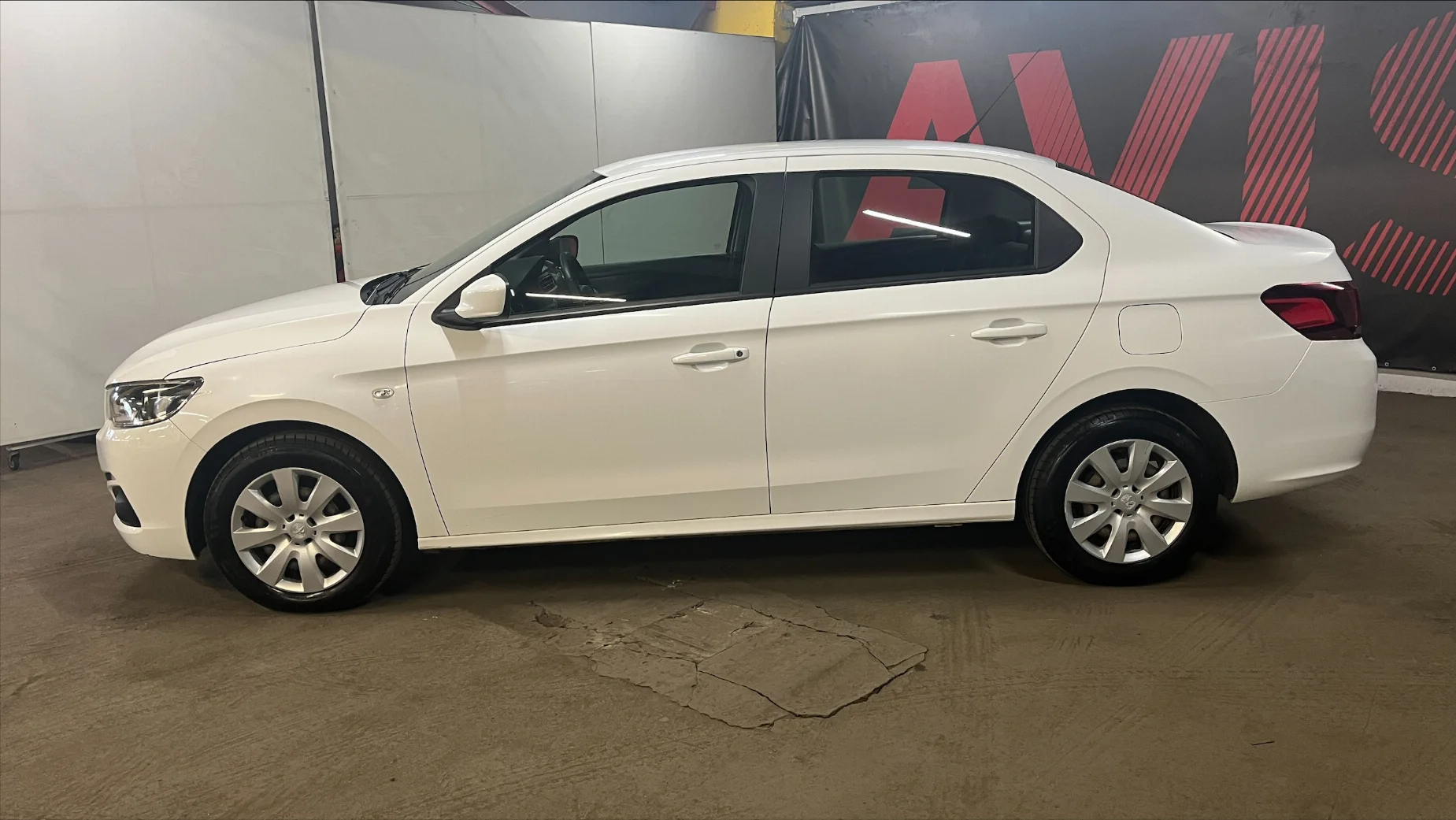 Peugeot 301 photo