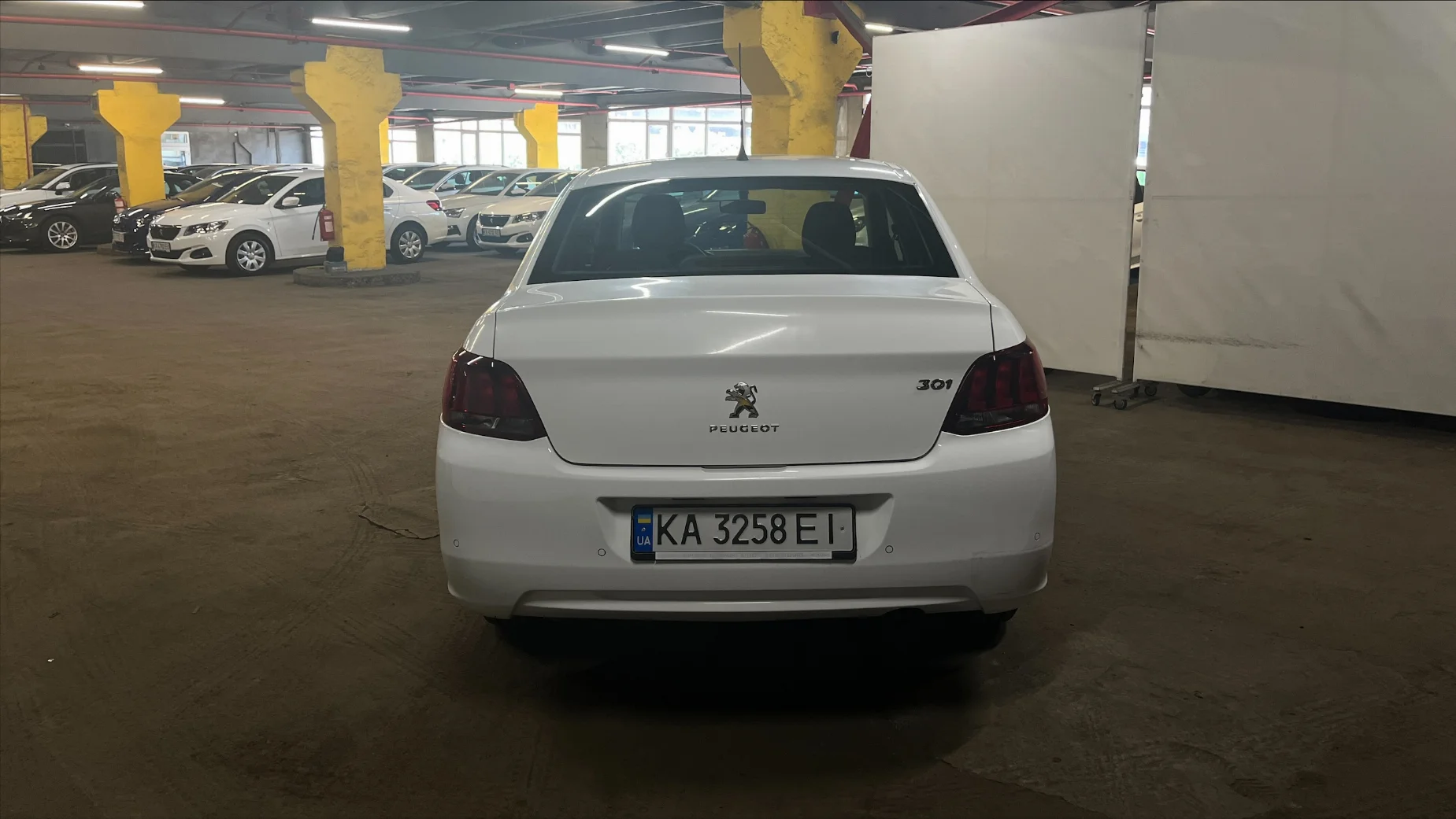 Peugeot 301 photo