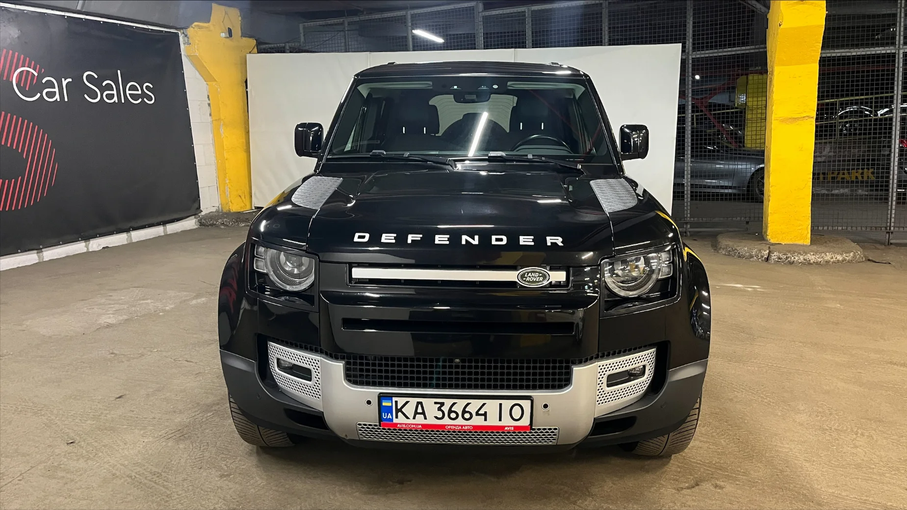 Land Rover Defender photo