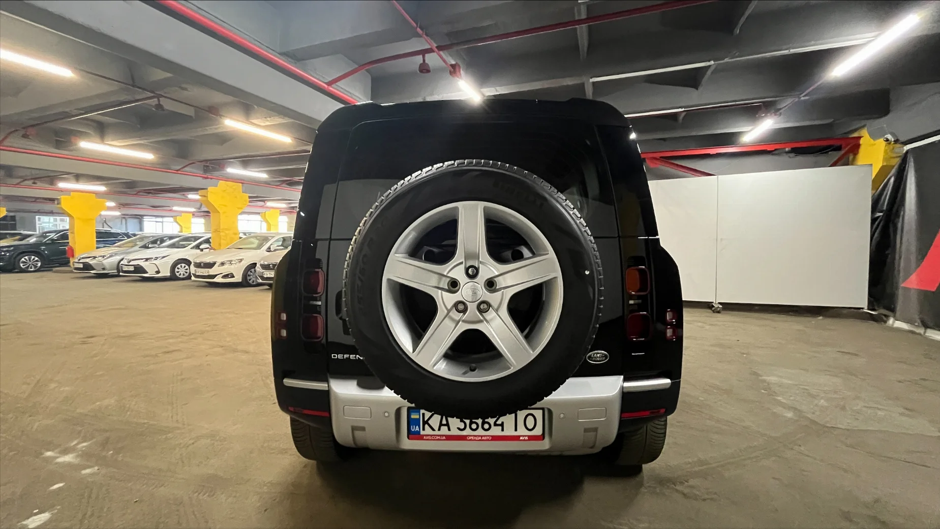 Land Rover Defender photo