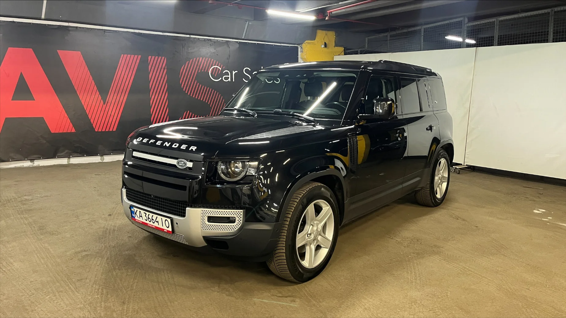Land Rover Defender photo