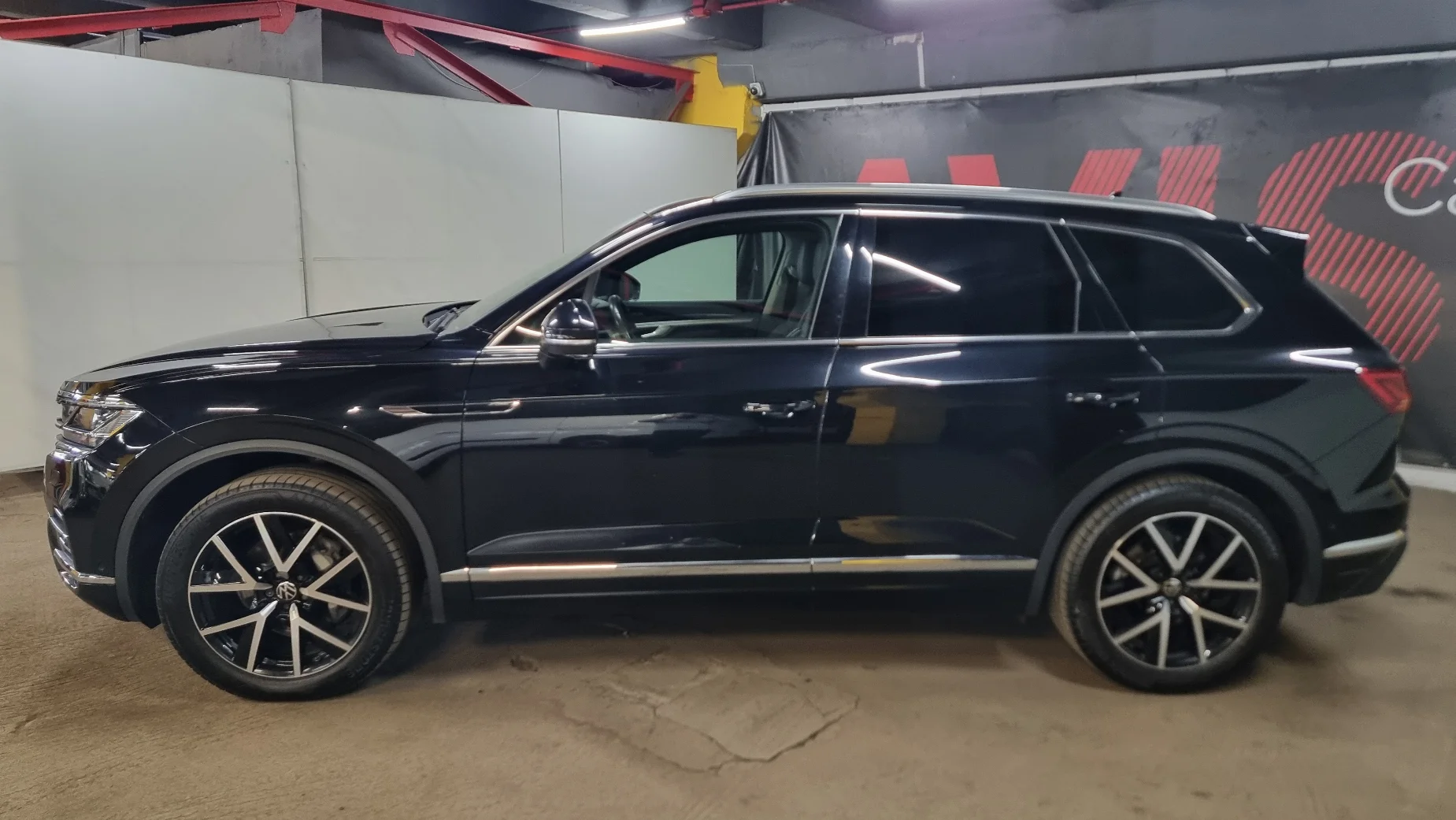 Volkswagen Touareg photo