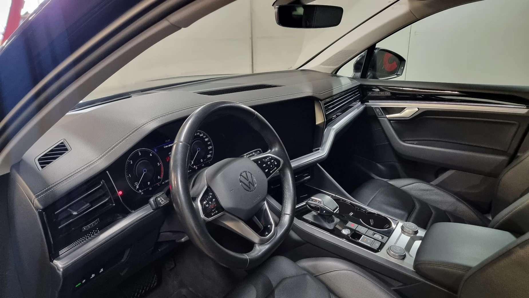 Volkswagen Touareg photo