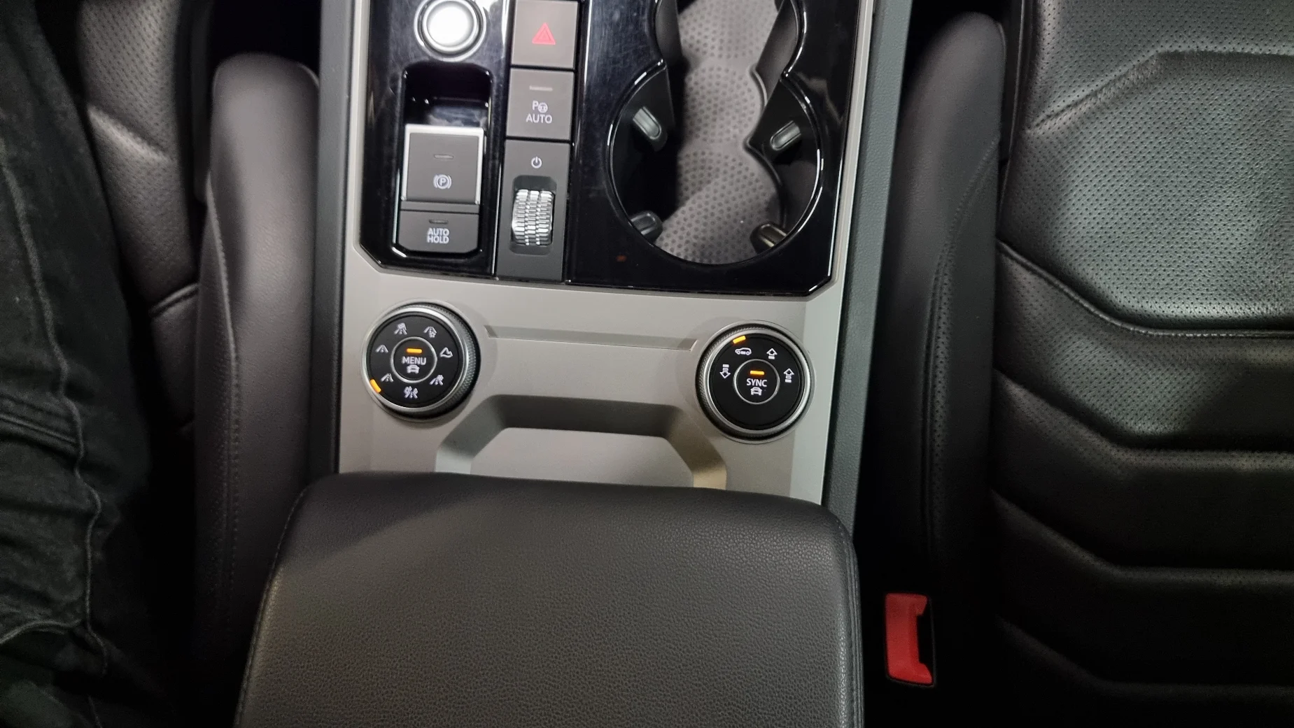 Volkswagen Touareg photo