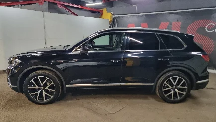 Volkswagen Touareg photo-3