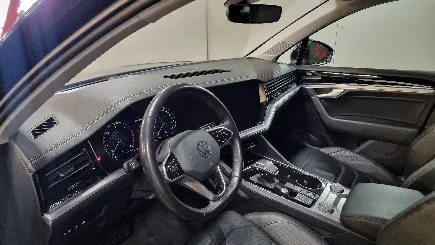 Volkswagen Touareg photo-11