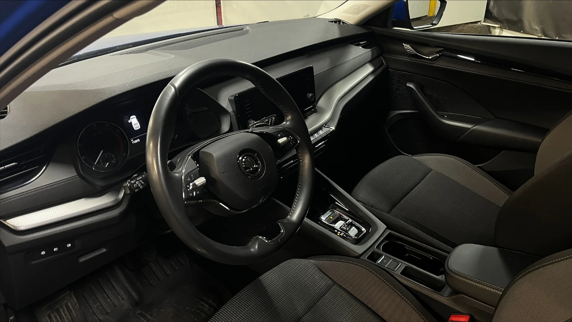 Skoda Octavia photo