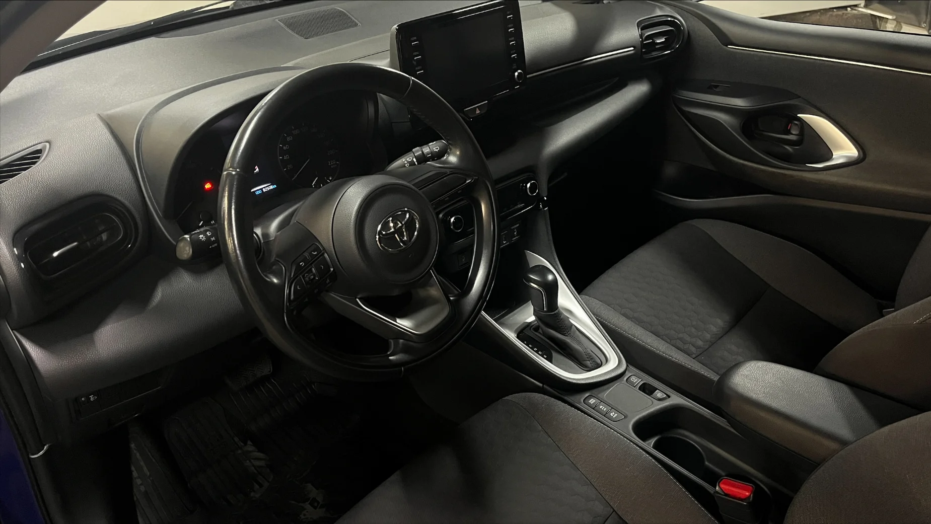 Toyota Yaris photo
