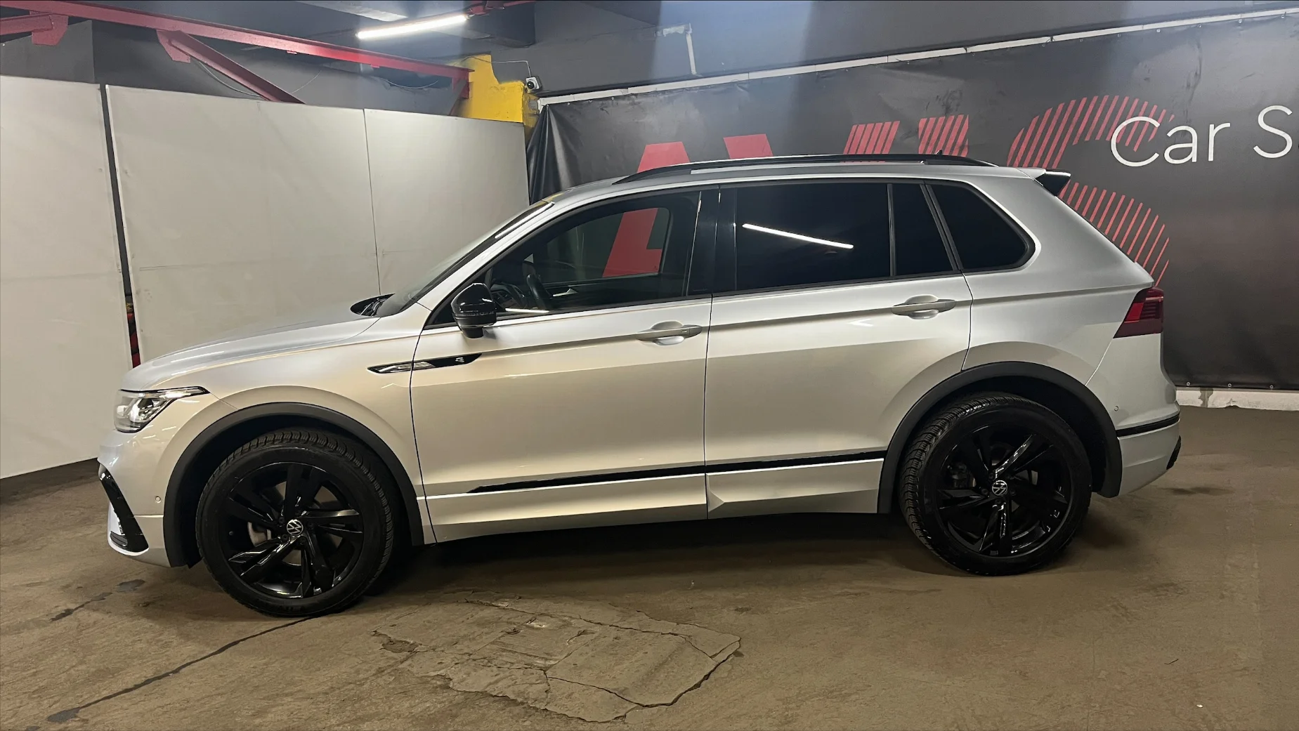 Volkswagen Tiguan photo