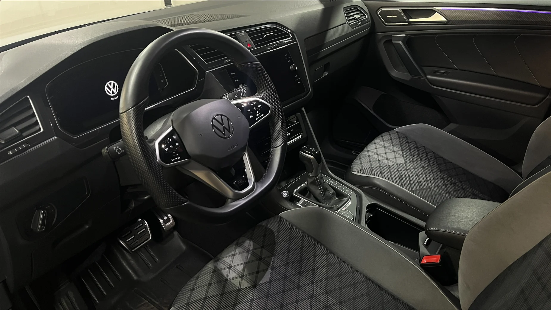 Volkswagen Tiguan photo