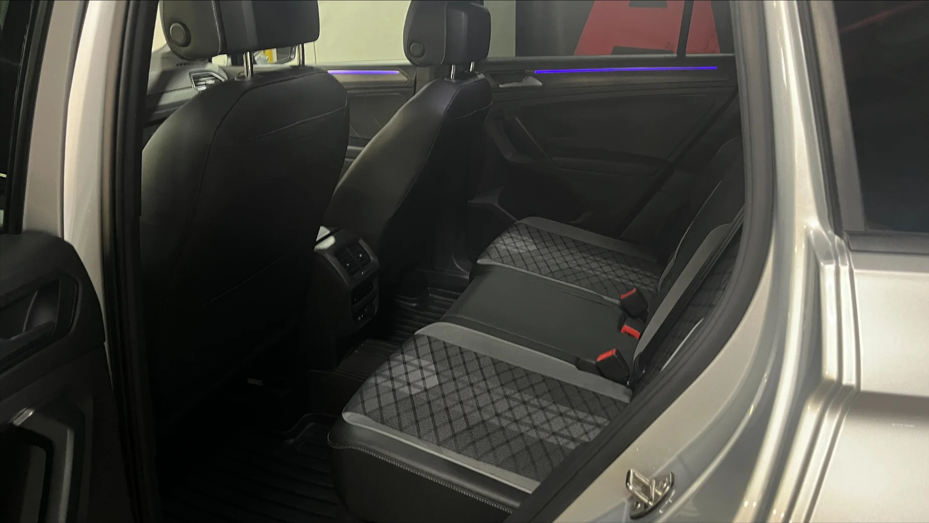 Volkswagen Tiguan photo