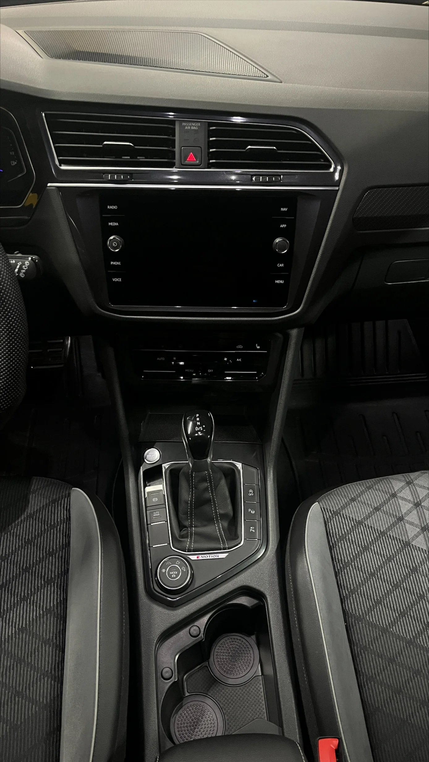 Volkswagen Tiguan photo