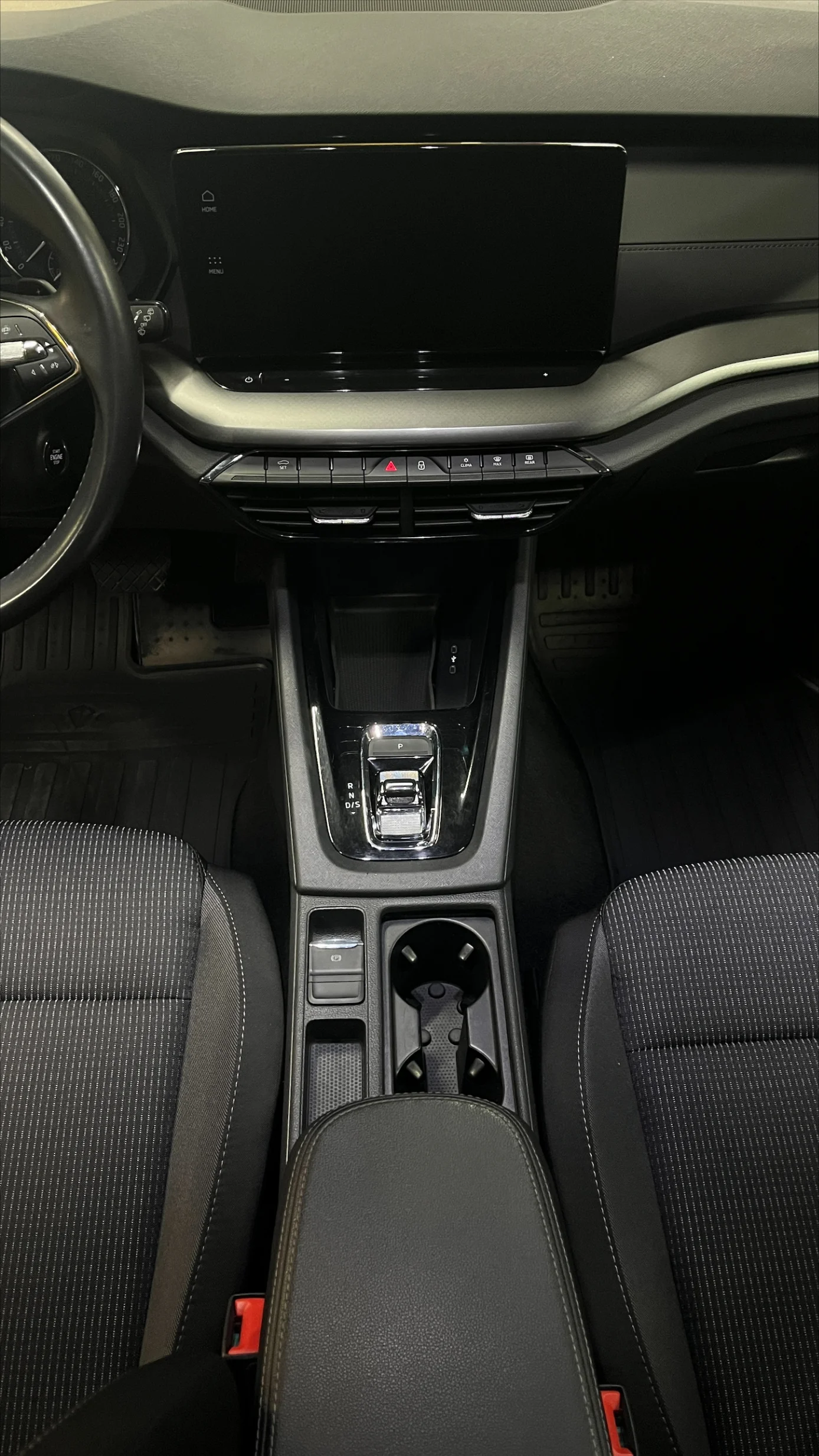 Skoda Octavia photo