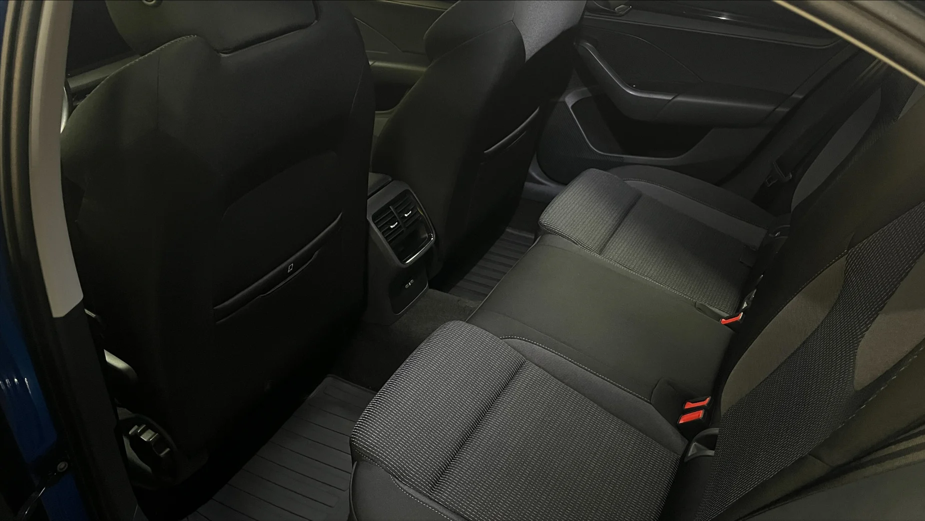 Skoda Octavia photo