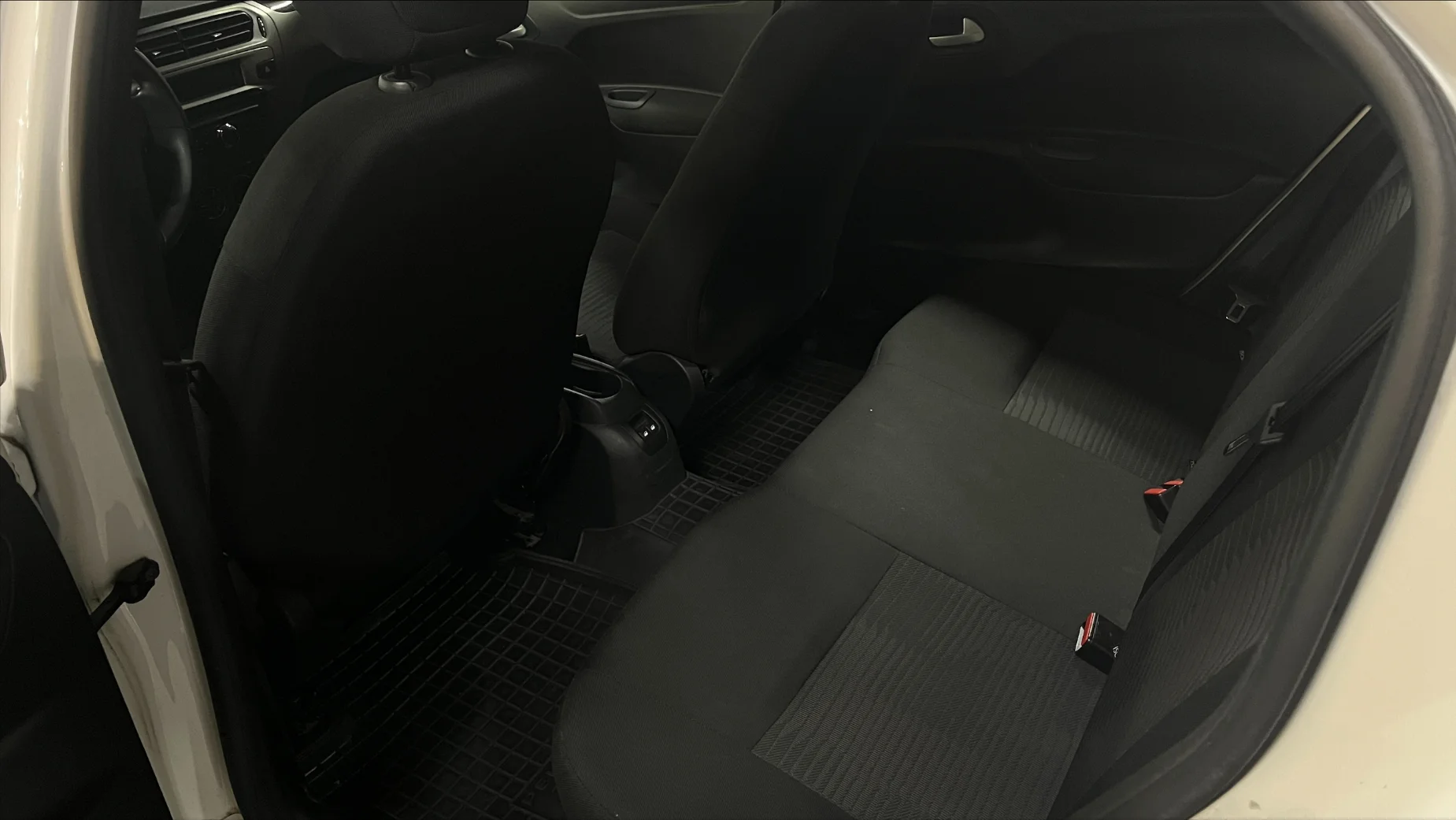 Peugeot 301 photo