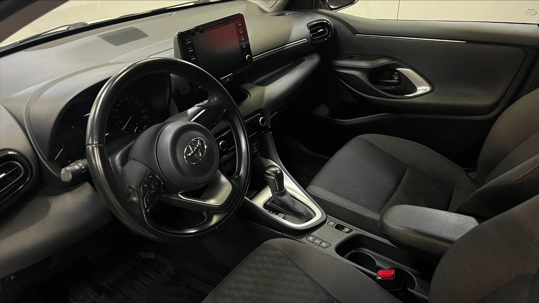 Toyota Yaris photo