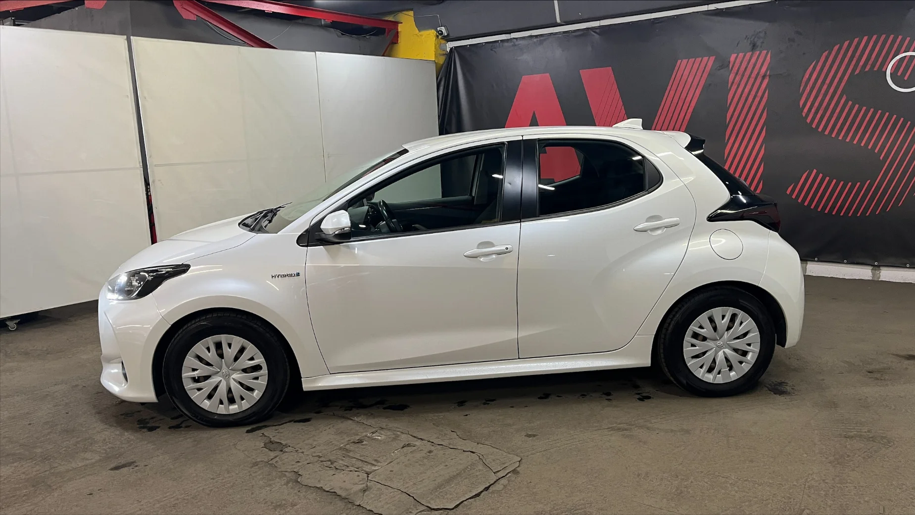 Toyota Yaris photo