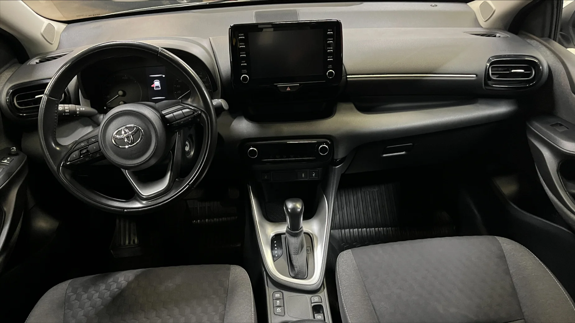 Toyota Yaris photo