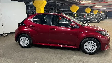 Toyota Yaris photo-12