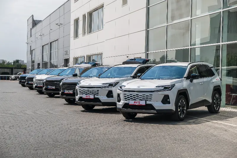 Avis Україна стає офіційним rental-партнером ВіДі Автострада та першою відкриває оренду нового Toyota RAV4